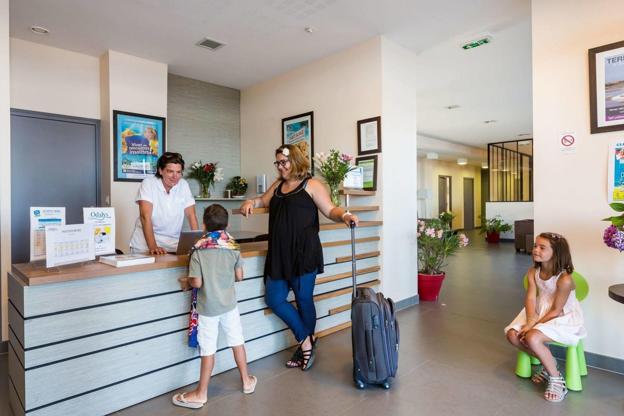 Residence Prestige Odalys De La Plage Pornichet Bagian luar foto